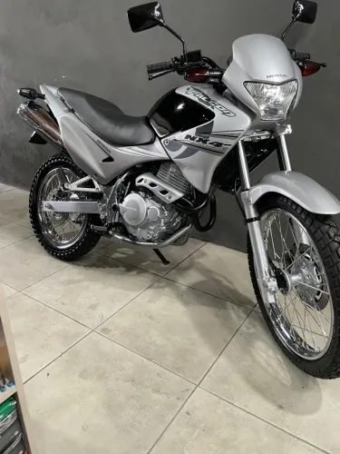 Nx4 Falcon 2008 único dono 18.000km