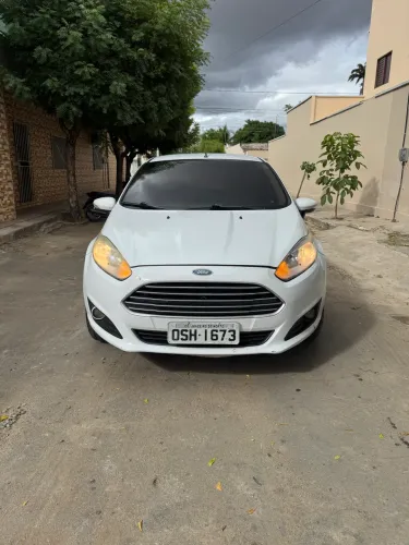 Ford Fiesta SE 1.6 8V Flex 5P 2014