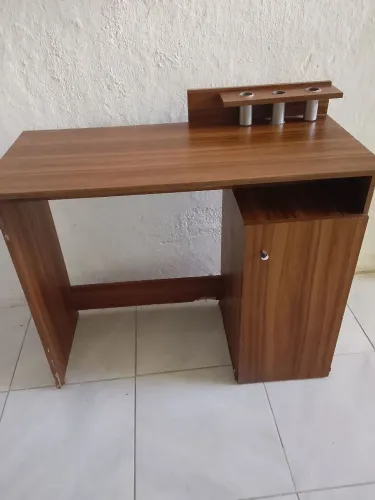 Mesa de escritório usada