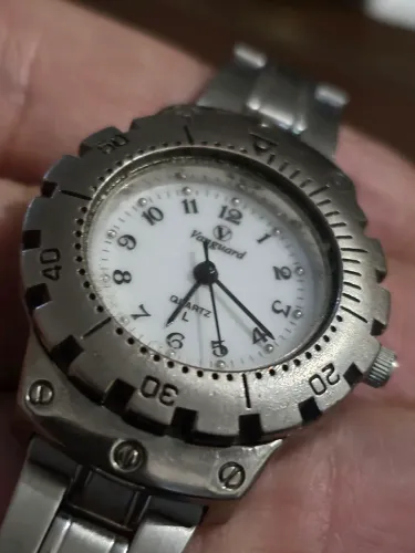 Relógio Vanguard Vintage anos 90 Quartz 30mm em metal movimento revisado pilha nova
