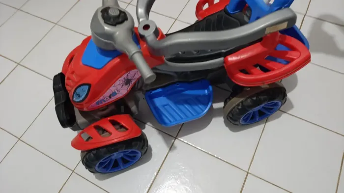 QUADRICICLO INFANTIL DO HOMEM ARANHA