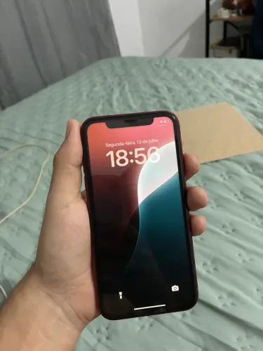 iPhone XR 128GB vermelho