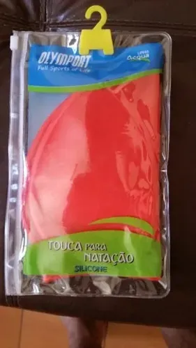 Touca de natação infantil Olymport em silicone, cor vermelha, nova, fabricada pela Speed,