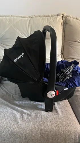 Vende se bebê conforto
