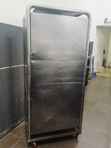 Carrinho de aço 
