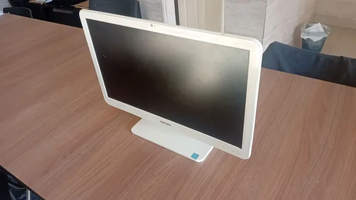 Vendo Desktop Samsung ALL-IN-ONE PRA AGORA