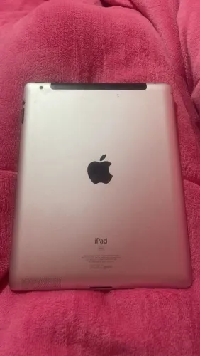 Vendo ipad 2 pra quem gosta de ler, estudar, etc. Leia a descrição  vindo buscar 170