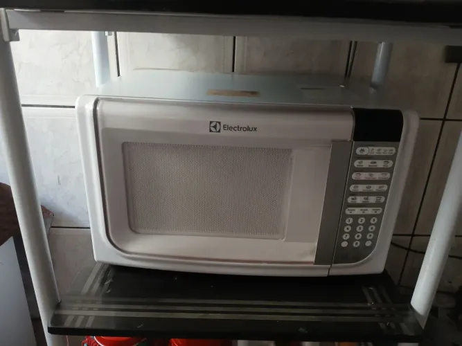 Micro-ondas semi novo