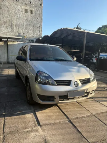 Renault Clio Hi-flex 1.0 16V 3P 2011