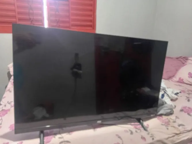Vendo essa TV roku e um celular Samsung A07