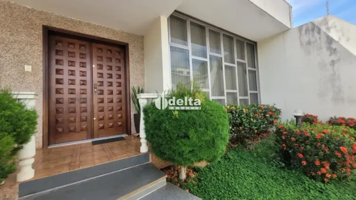 Casa estilo sobrado à venda , bairro Tabajaras