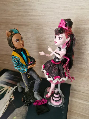 Monster high Draculaura e Clawd 1600