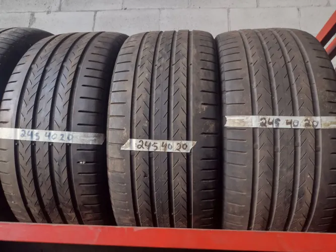 Pneus 245/40/20 continental 