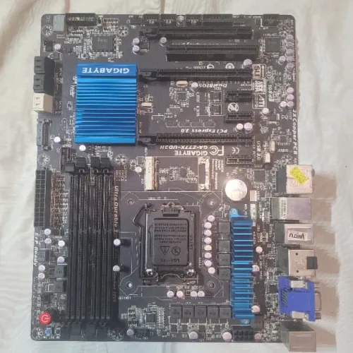 Placa Mãe ATX Gigabyte Z77X-UD3H Com Defeito
