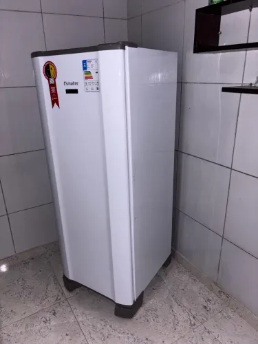 Vende-se geladeira esmaltec 