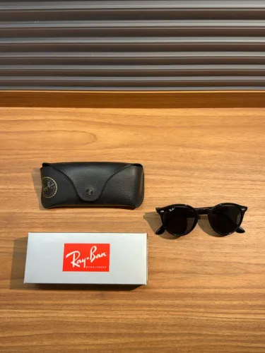 Óculos de sol Ray Ban RB2180