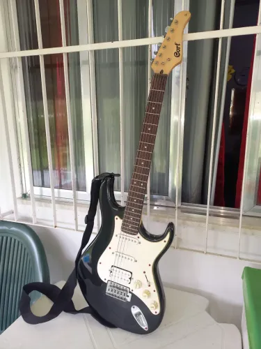 Vendo guitarra cort