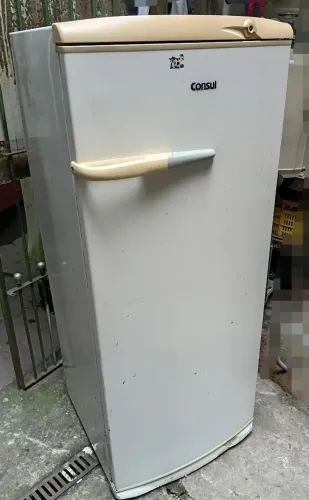 Geladeira consul 350 reais funcionando perfeitamente aceito cartão ou pix entrego