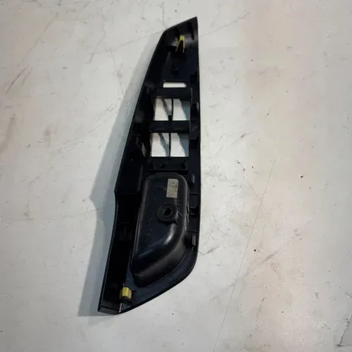 Moldura Botao Vidro Porta Etios 2013 2015 Dianteiro Esquerdo