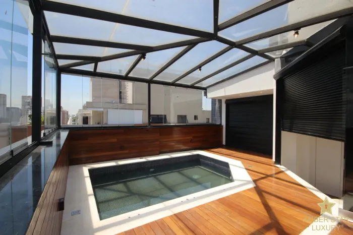 Cobertura duplex reformada e modernizada