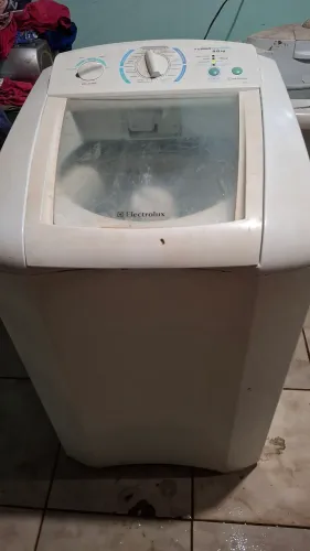 Vende-se maquina para retirada de peças