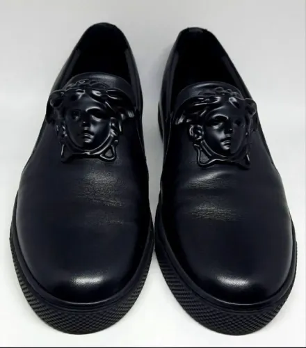 Tênis versace medusa slip- cor preto na caixa tam 42br uso única vez