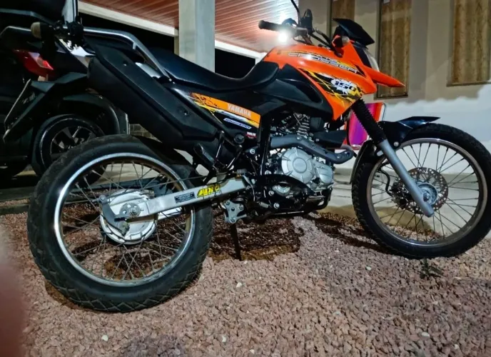 Vendo XTZ 150 crosser <br>Ano 2014<br>13500