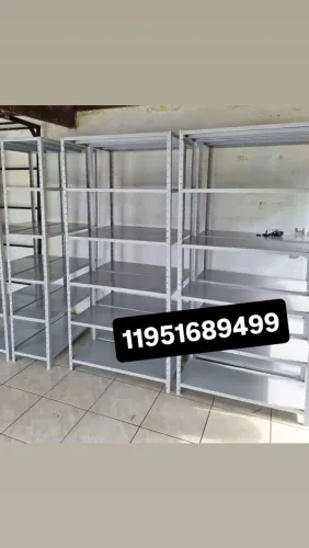 Prateleiras de aço para estoque