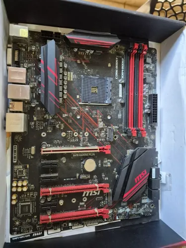 Placa-mãe x470 gaming plus
