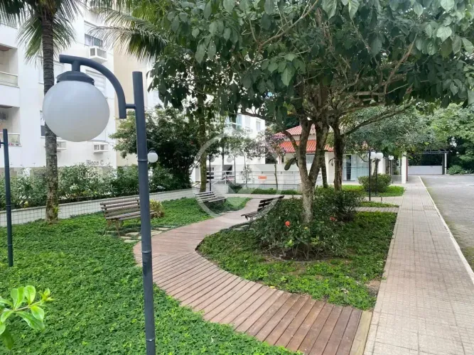 FCS-Amplo e confortável apartamento com 3 quartos sendo 1 suíte no bairro trindade