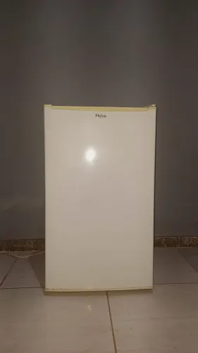 VENDE-SE FRIGOBAR PHILCO