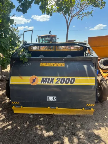 Vagão misturador JF 2000 (confinamento)