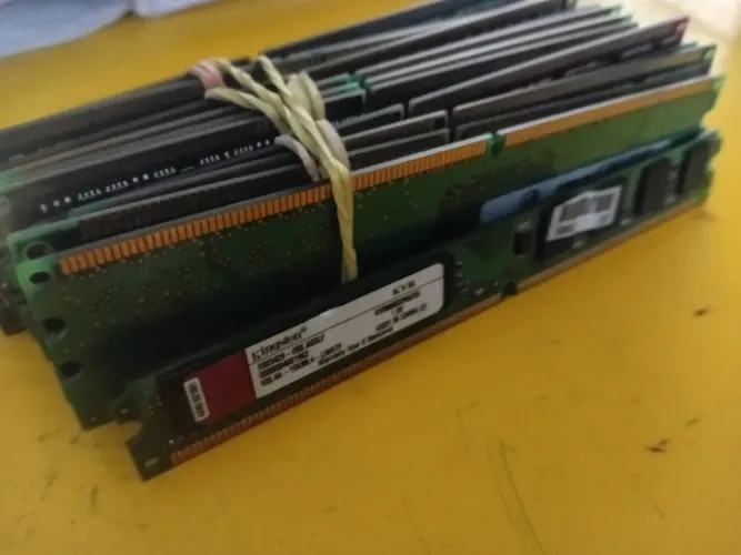 Lote Memoria Ram DDR2 DDR400 1GB 2GB 512 256 (14 Peças)