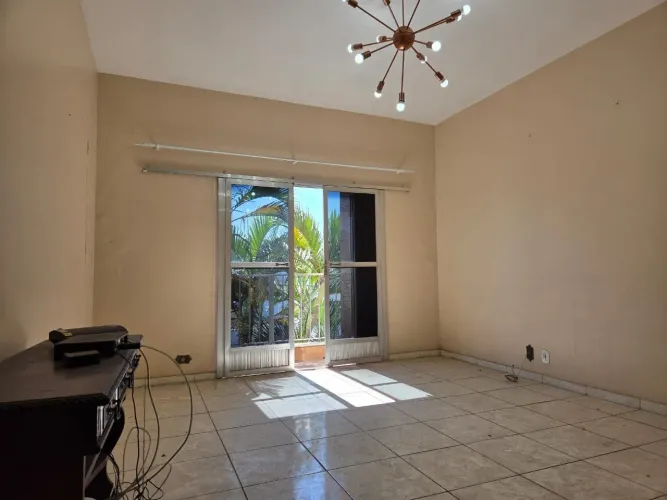 Apartamento amplo com 2 quartos próximo ao Centro de Campo Grande.