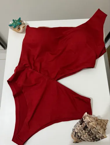 Maiô vermelho