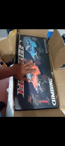 Vendo jeep rc 104026 escala 1/10 53 cm x37x25 novo i caixa original