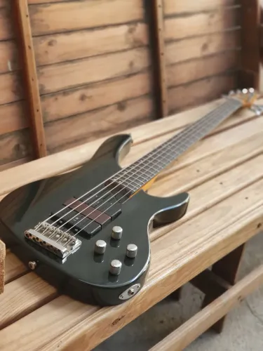 Baixo washburn xb500 ativo 5 cordas 