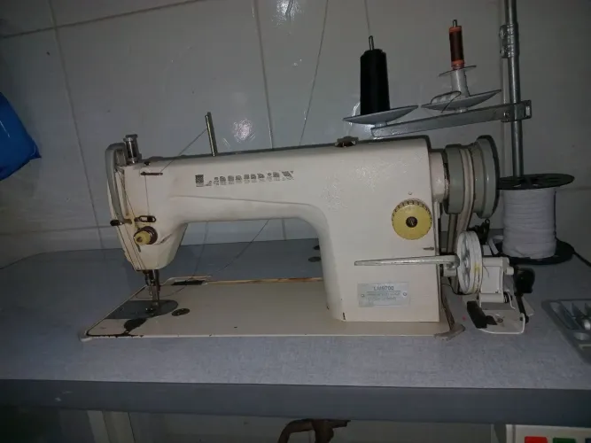 Vendo máquina Overlock