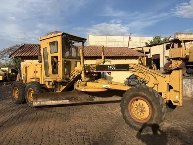 Vende-se Motoniveladora Caterpillar 140G Ano: 1995