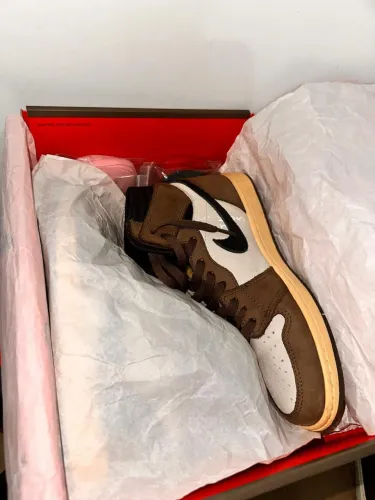 Air Jordan 1 Travis Scott