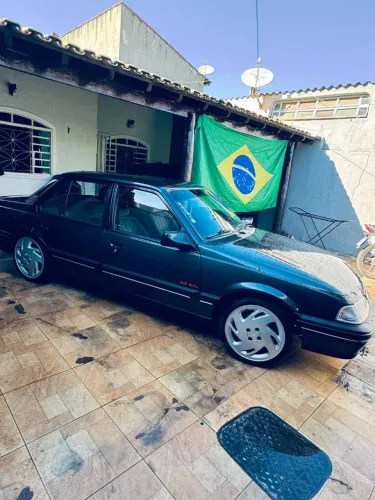 Chevrolet Monza GLS/ Hi-tech 2.0 EFI 2P E 4P (álcool) 1994