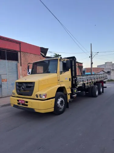 MB Atron 2324 Caminhão pronto para trabalho