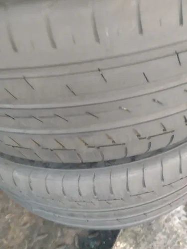 Vendo 4 pneus aro 215/45/18 meia vida rodauito