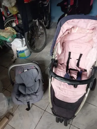 Carro de bb rosa claro burigotto 