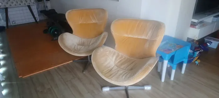 Poltrona Suede elegante chic giratória moderna Amarela tecido