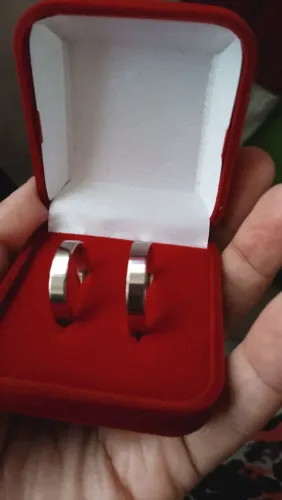 Vendo par de alianças ácido inoxidável nova