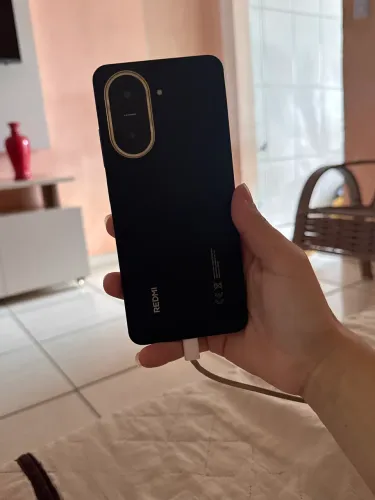 Para vender logo, aparelho sem nenhum detalhe 