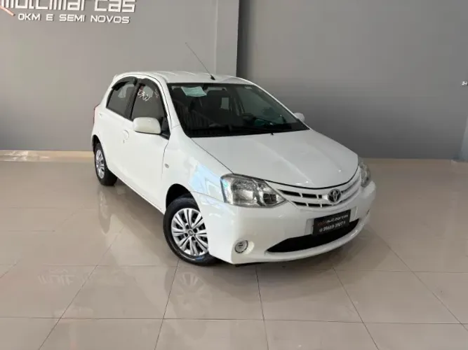 Toyota Etios XS 1.3 Flex 16V 5P Mec. 2013