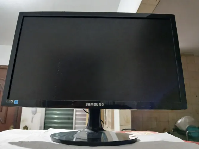 Monitor Samsung 127V 19 polegadas