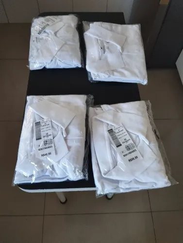 Vende se 4 camisetas marca Hering original  valor 200